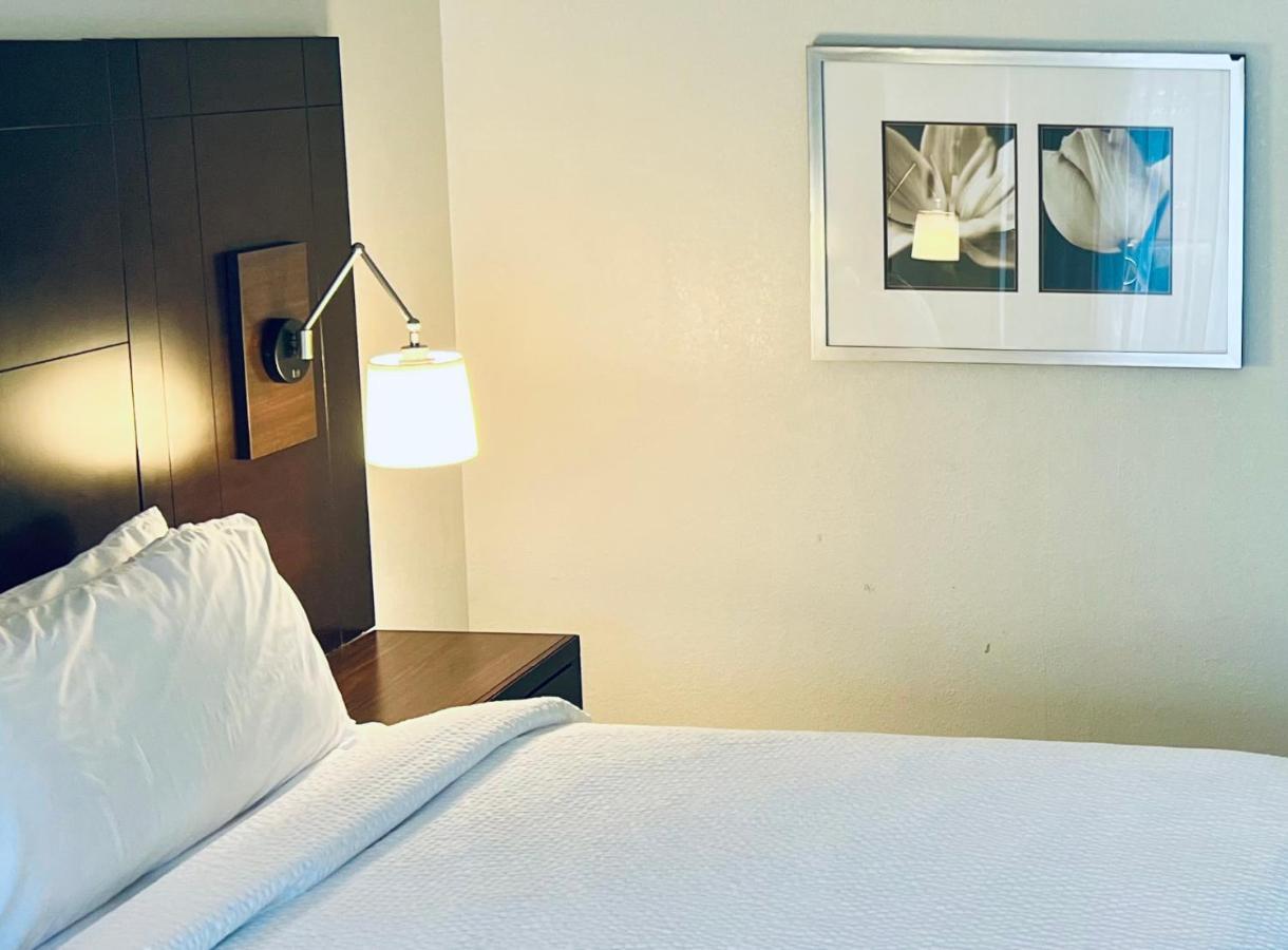 Holiday Inn Virginia Beach - Norfolk By Ihg Ngoại thất bức ảnh
