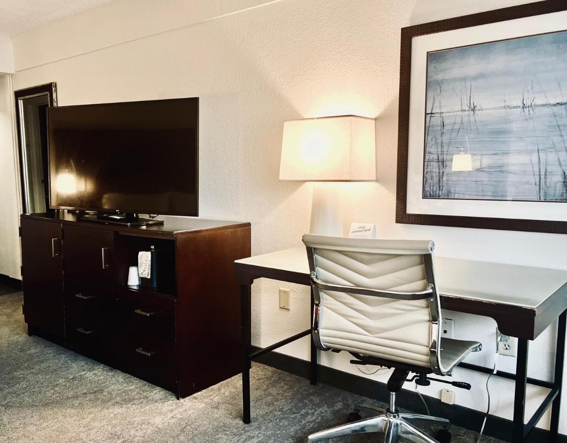Holiday Inn Virginia Beach - Norfolk By Ihg Ngoại thất bức ảnh