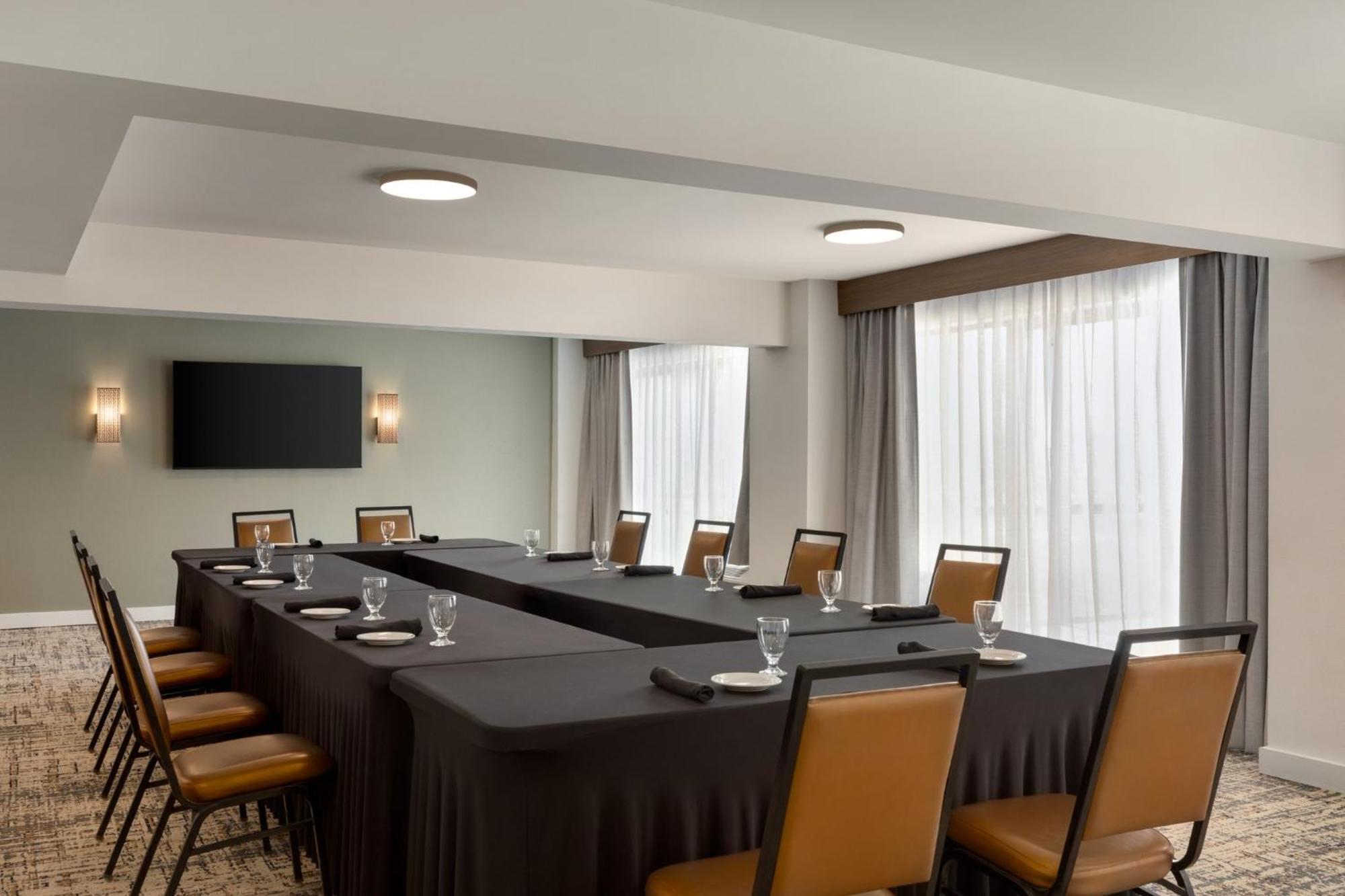 Holiday Inn Virginia Beach - Norfolk By Ihg Ngoại thất bức ảnh