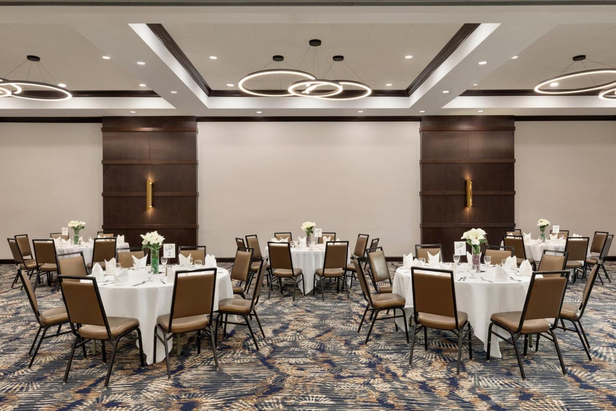Holiday Inn Virginia Beach - Norfolk By Ihg Ngoại thất bức ảnh