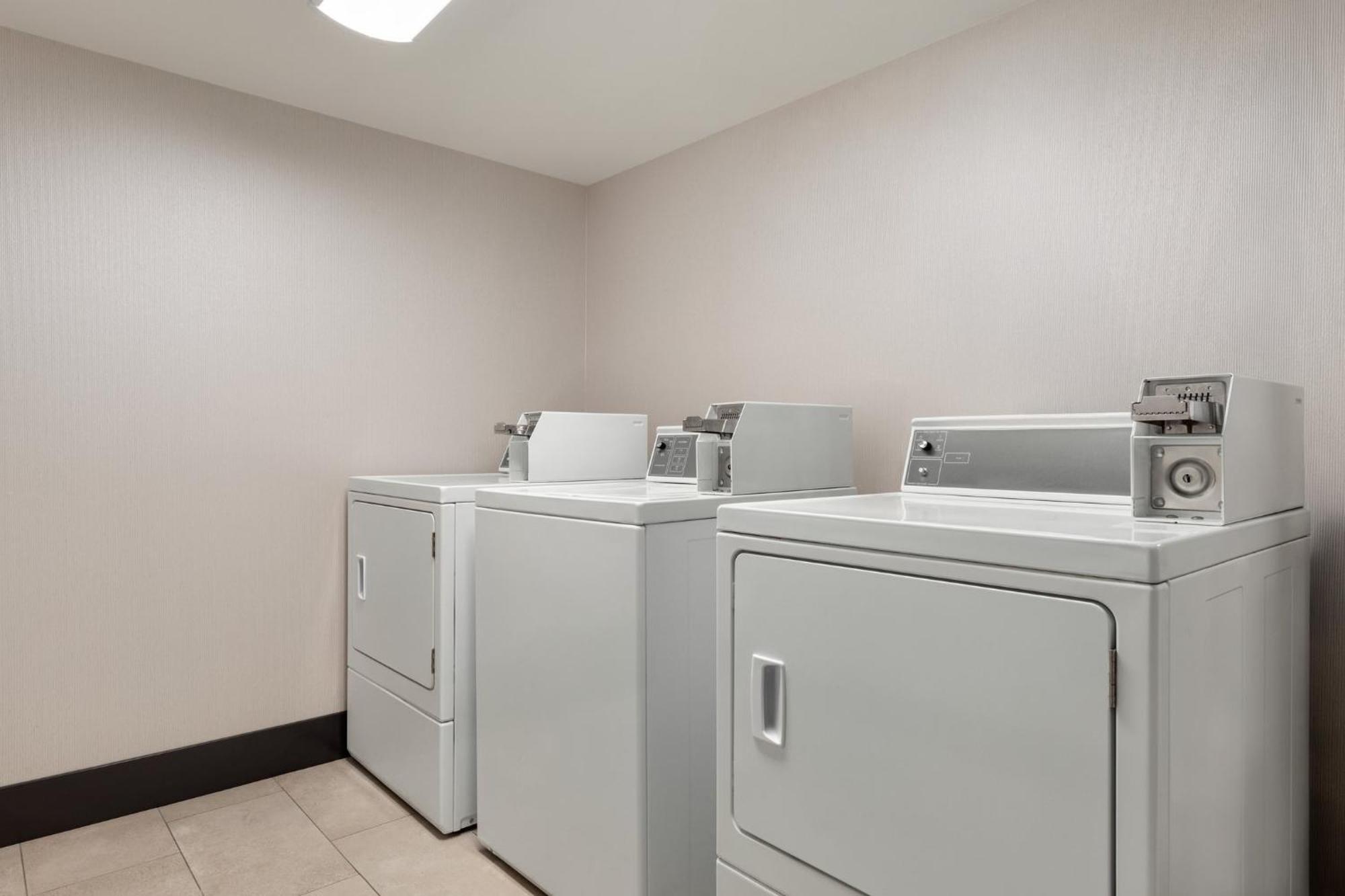 Holiday Inn Virginia Beach - Norfolk By Ihg Ngoại thất bức ảnh